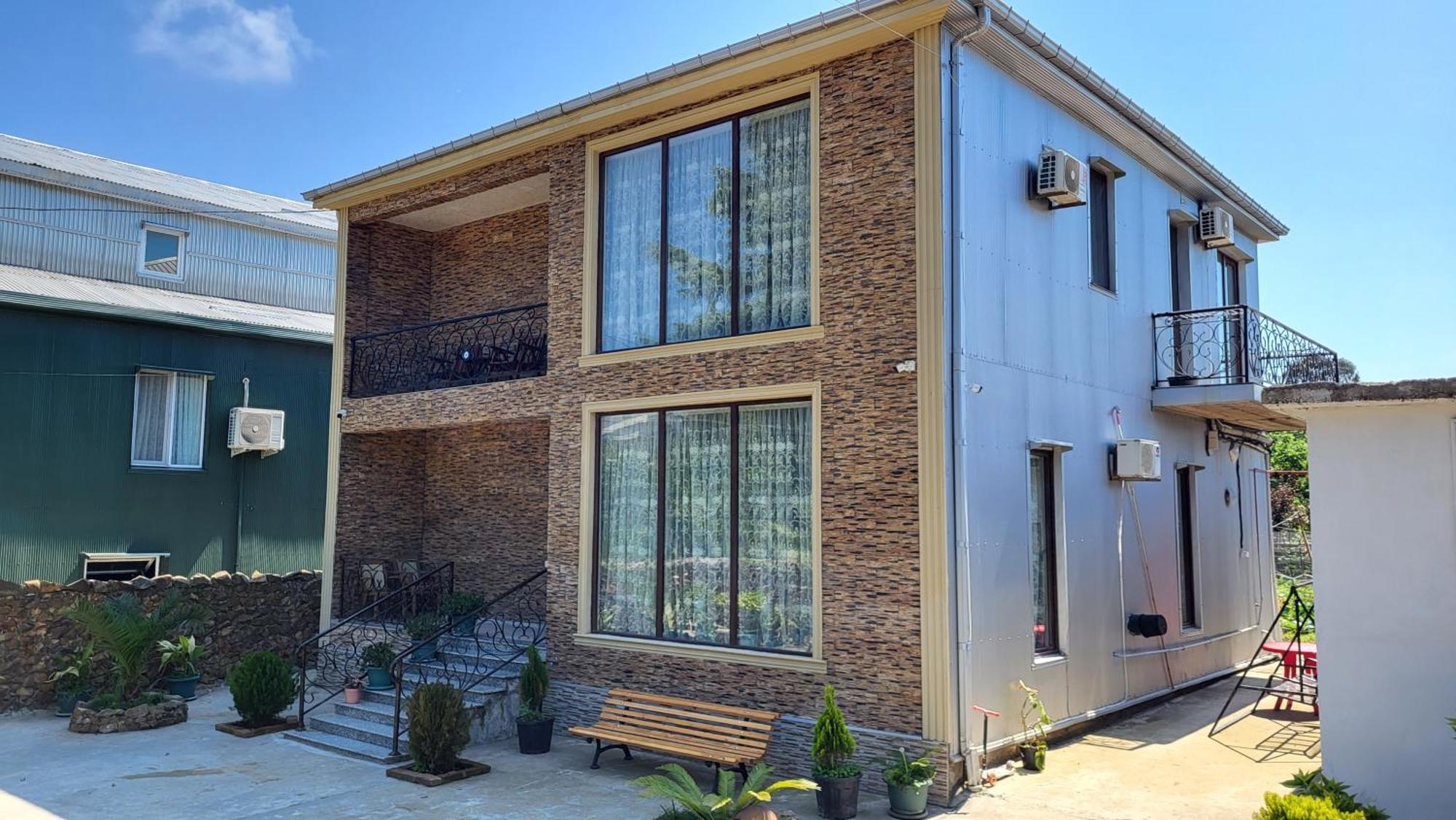 Guesthouse Gocha Beridze Batumi Bagian luar foto