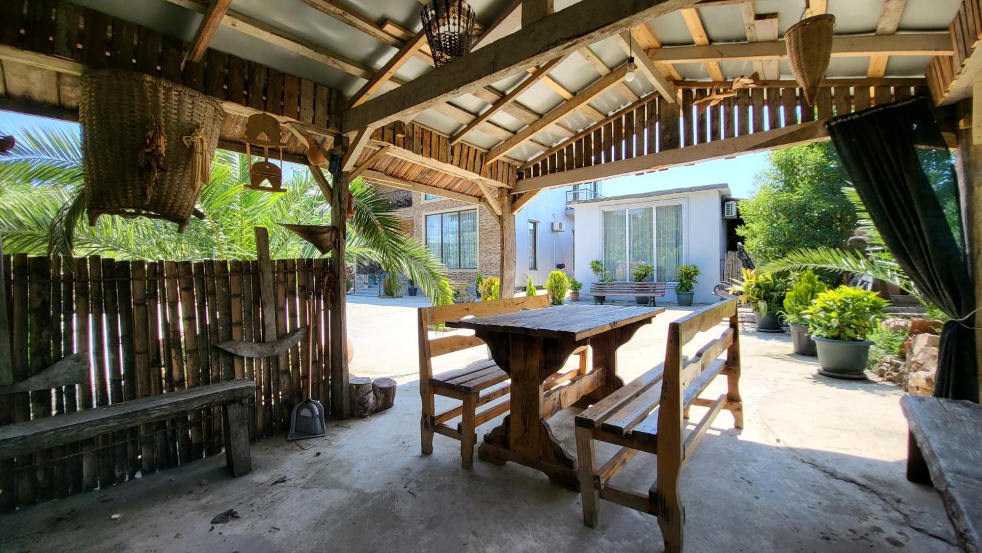 Guesthouse Gocha Beridze Batumi Bagian luar foto